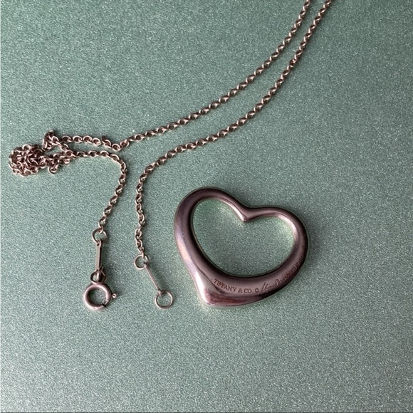 Tiffany&Co. TIFFANY LG PERETTI OPEN HEART NECKLACE - Picture 3 of 5